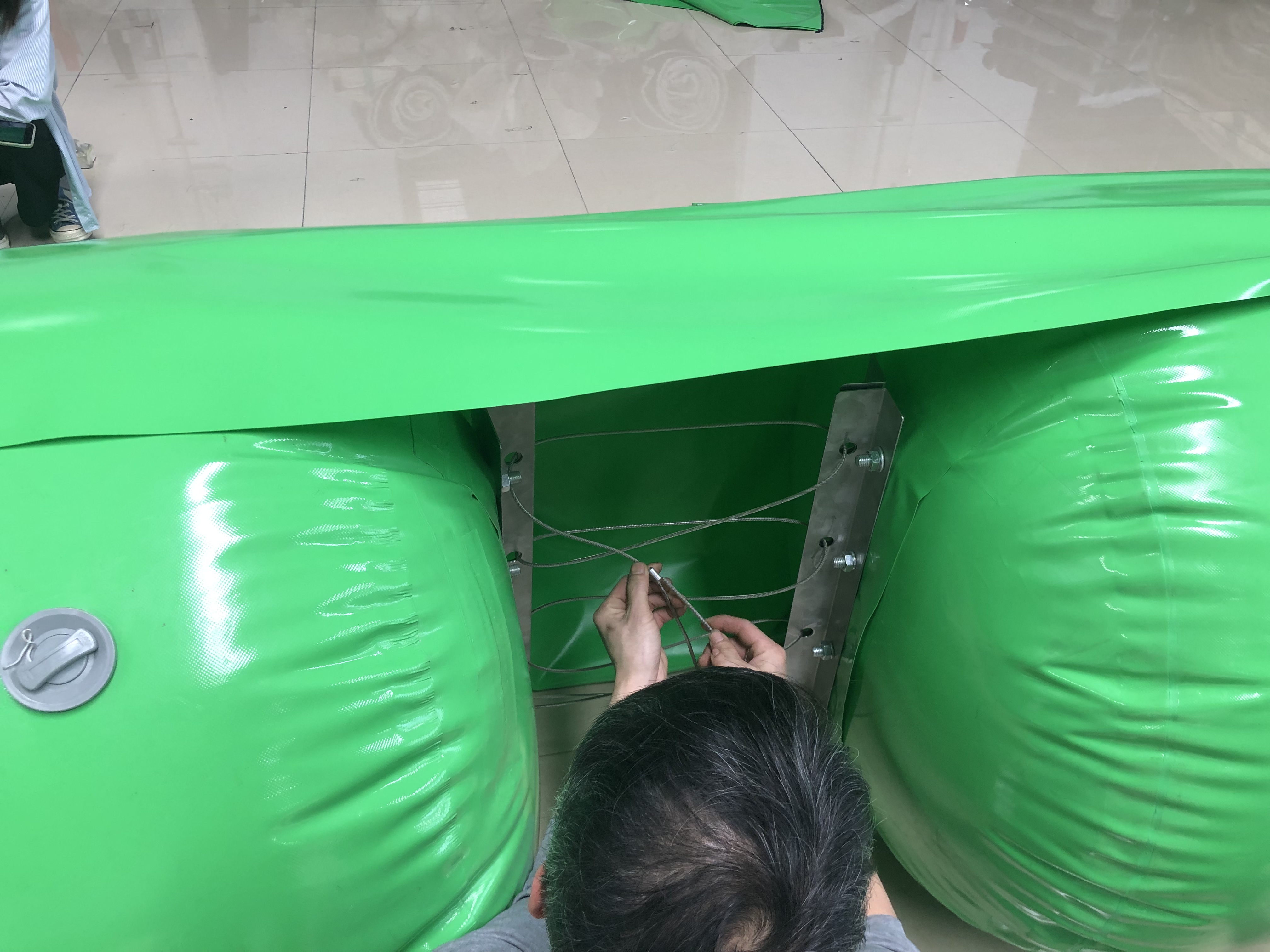 residential flood protection barriers,temporary flood protection barriers,inflatable water barrier,water barrier,green inflatable flood barrier tube,Connection of flood barrier