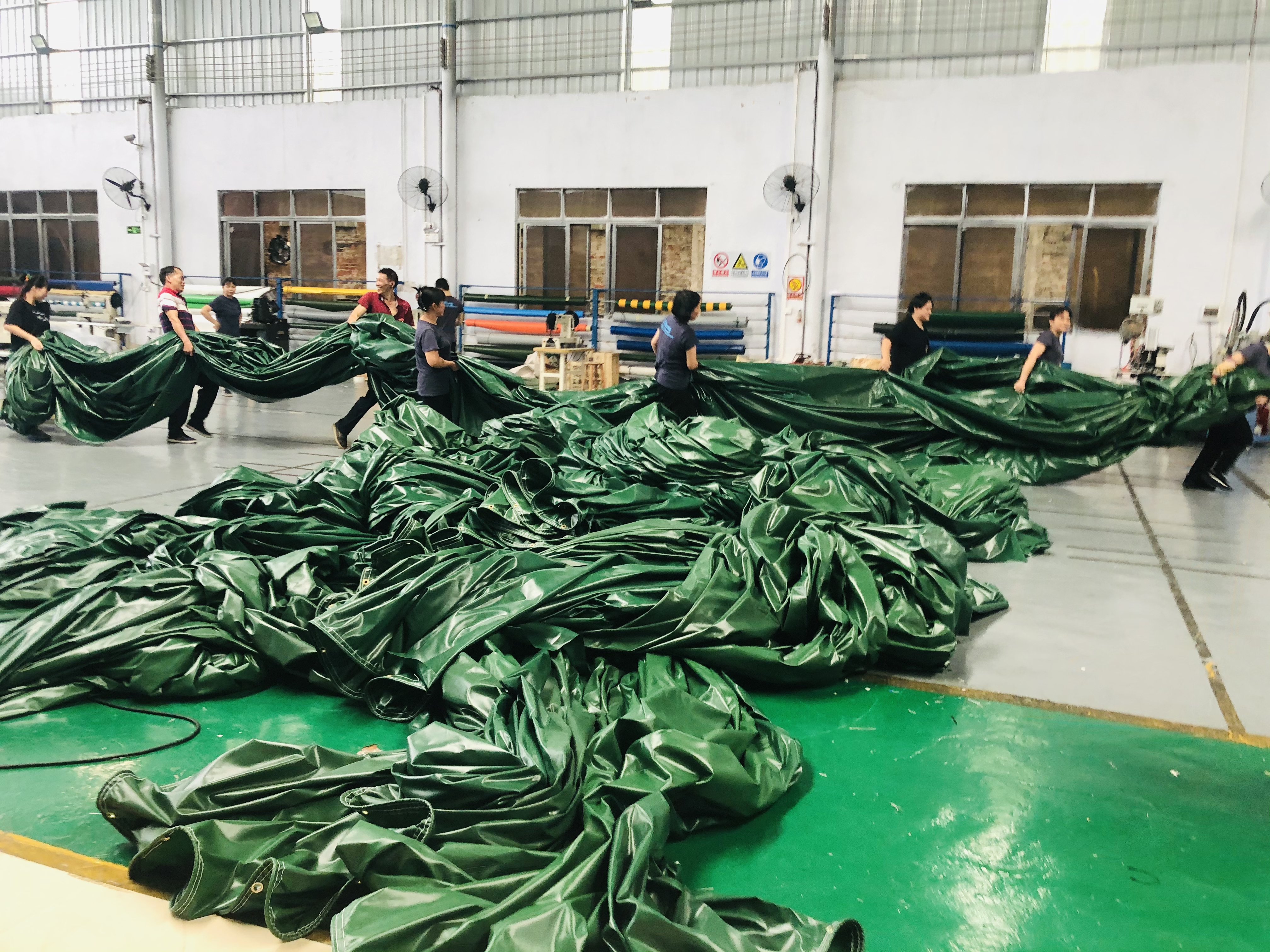 industrial tarps,400 gsm tarpaulin,green knife coated tarpaulin,tarp with grommets,Green PVC coated tarpaulinGreen knife coated tarp
