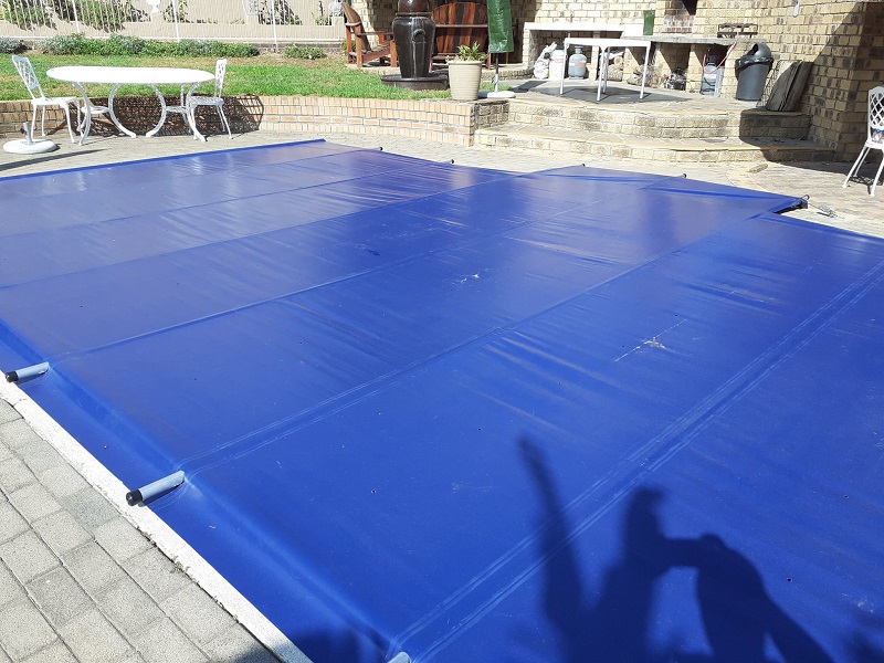 Blue swimming pool covers,swimming pool covers,waterproof pool cover,tarpaulin pool cover,durable pool cover