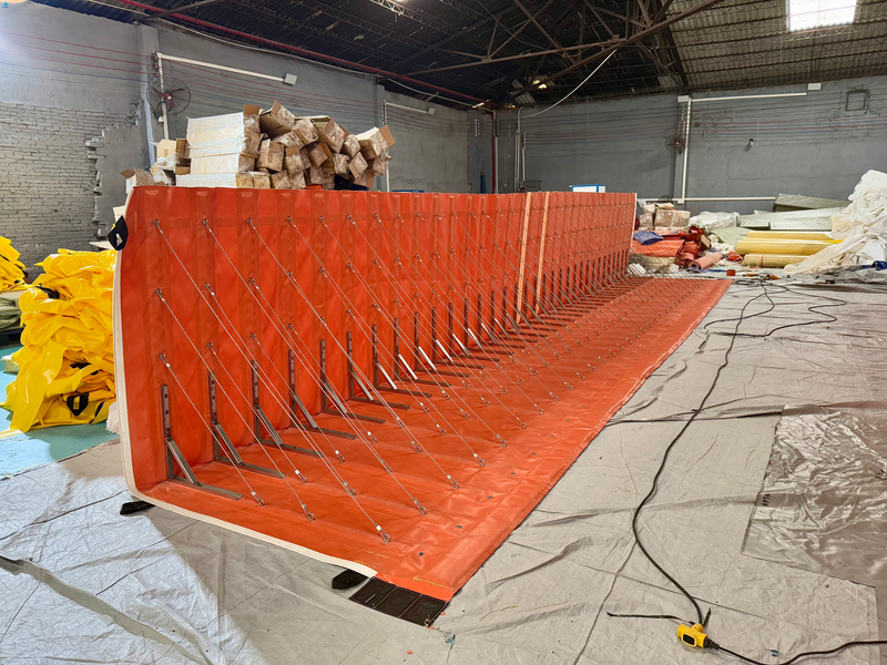 Flood Barrier: Splice-Type Retractable Levee with Gate