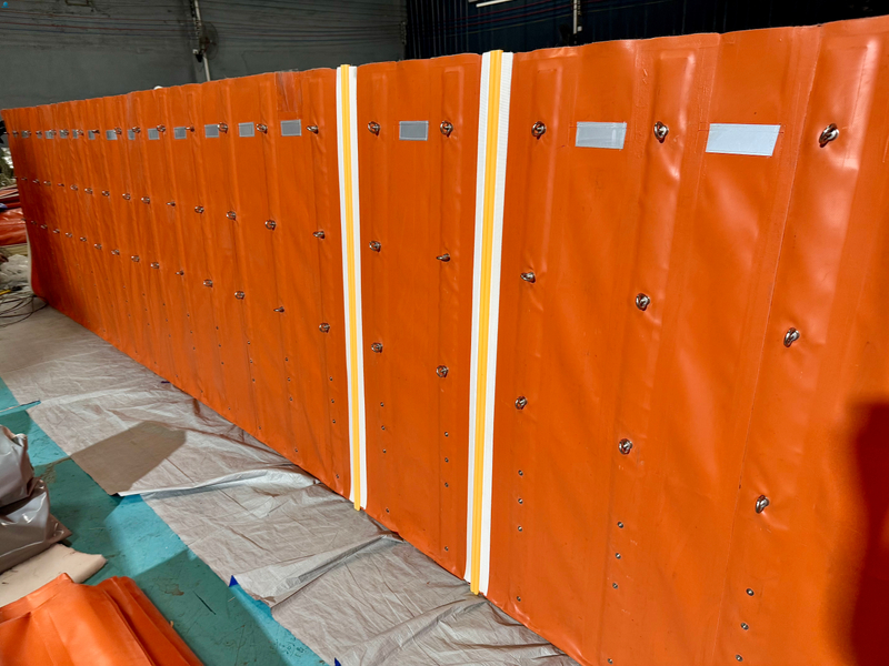 Flood Barrier: Splice-Type Retractable Levee with Gate