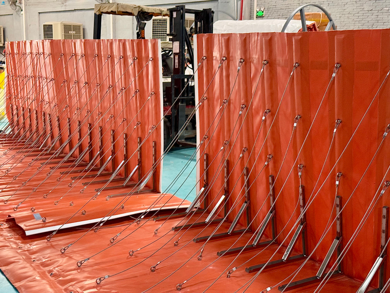 Flood Barrier: Splice-Type Retractable Levee with Gate