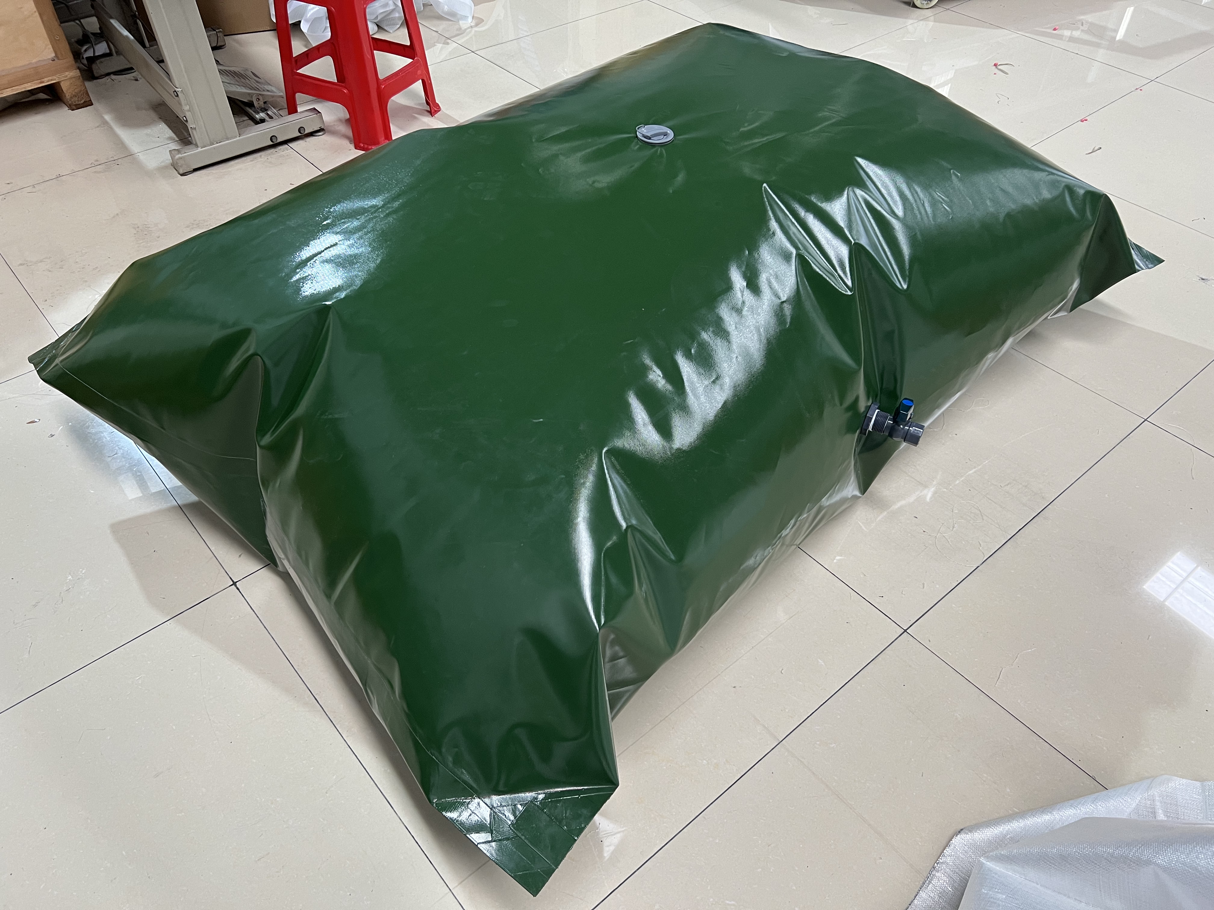 inflatable water tanks,water storage bladder,water filled bladder tank,tarpaulin tank,custom bladder tank