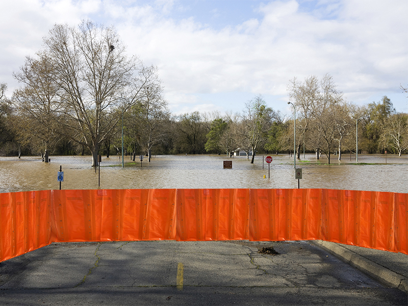 flood barrier,flood protection barrier,flood control barrier,water barrier