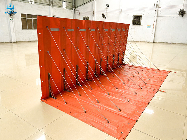 Perimeter Flood Barrier with Reflective Strap