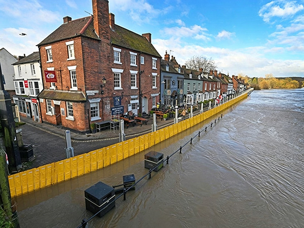 flood barrier for street
